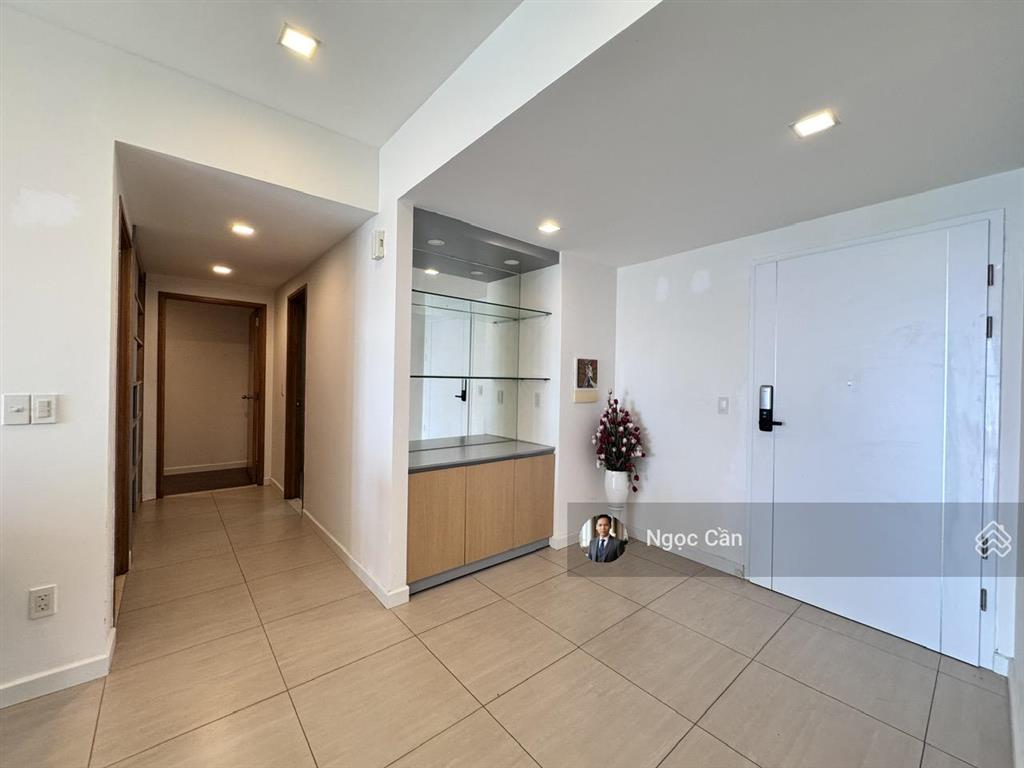 Cho thuê căn hộ 2pn+1kho 123mfullgiá 16tr/th vào ở ngay tại noble crystal riverside q7