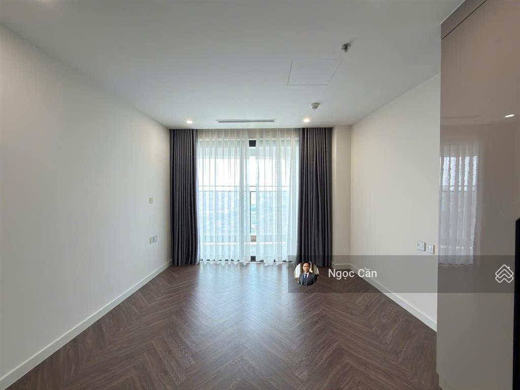 Cho thuê căn hộ 2pn+1 kho, 138m², giá tốt 17tr/th, miễn phí quản lí, đặc biệt view trọn pháo bông