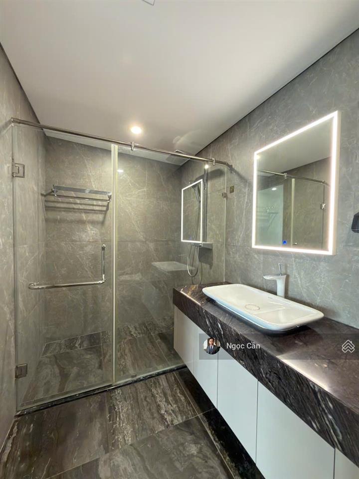 Cho thuê căn hộ 2pn+1 kho, 138m², giá tốt 17tr/th, miễn phí quản lí, đặc biệt view trọn pháo bông