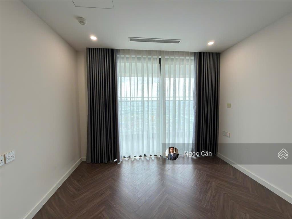 Cho thuê căn hộ 2pn+1 kho, 138m², giá tốt 17tr/th, miễn phí quản lí, đặc biệt view trọn pháo bông