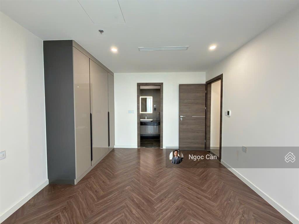 Cho thuê căn hộ 2pn+1 kho, 138m², giá tốt 17tr/th, miễn phí quản lí, đặc biệt view trọn pháo bông