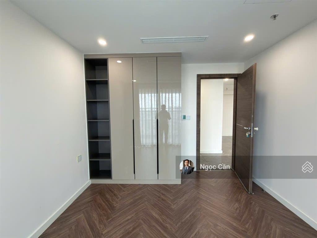 Cho thuê căn hộ 2pn+1 kho, 138m², giá tốt 17tr/th, miễn phí quản lí, đặc biệt view trọn pháo bông