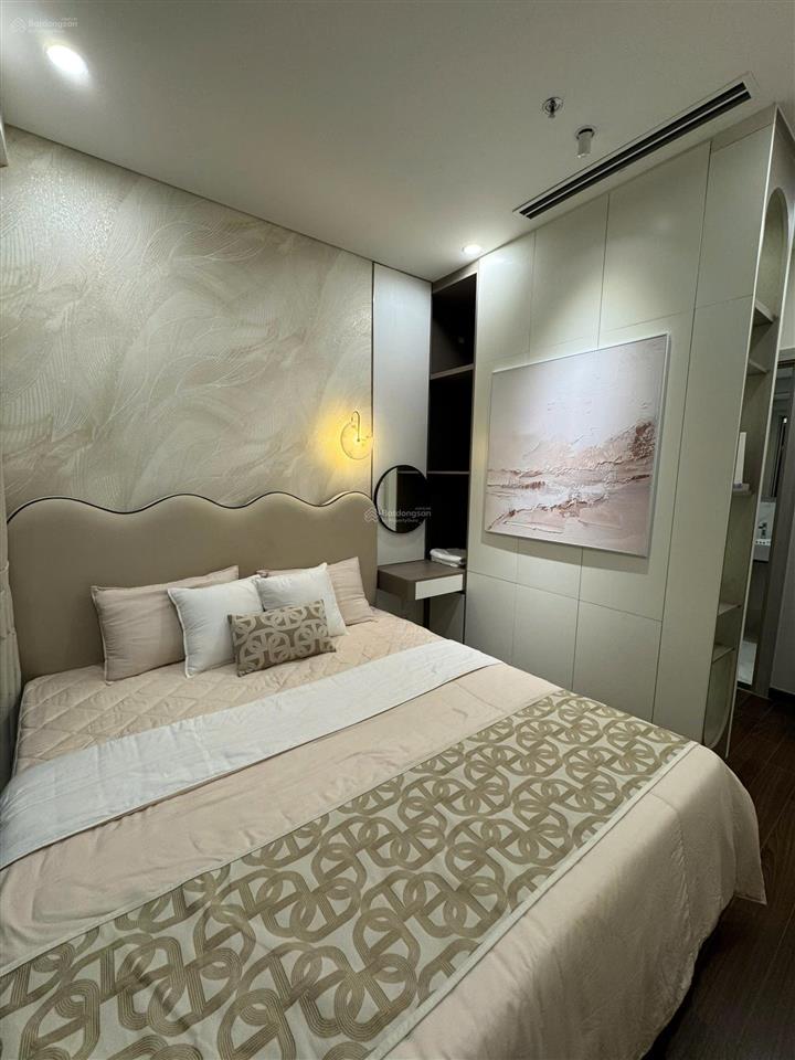 Giá tốt !căn 2 ngủ 64m2 khu gs chỉ 4tỷ ,full nội thất ( gỗ an cường) +điện tử , sẵn sổ .