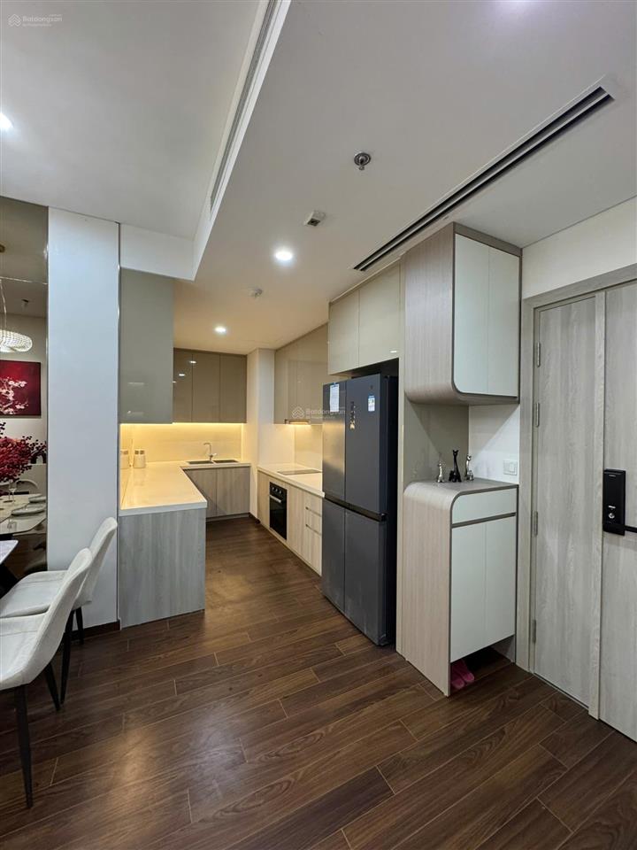 Giá tốt !căn 2 ngủ 64m2 khu gs chỉ 4tỷ ,full nội thất ( gỗ an cường) +điện tử , sẵn sổ .