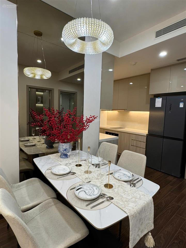 Giá tốt !căn 2 ngủ 64m2 khu gs chỉ 4tỷ ,full nội thất ( gỗ an cường) +điện tử , sẵn sổ .