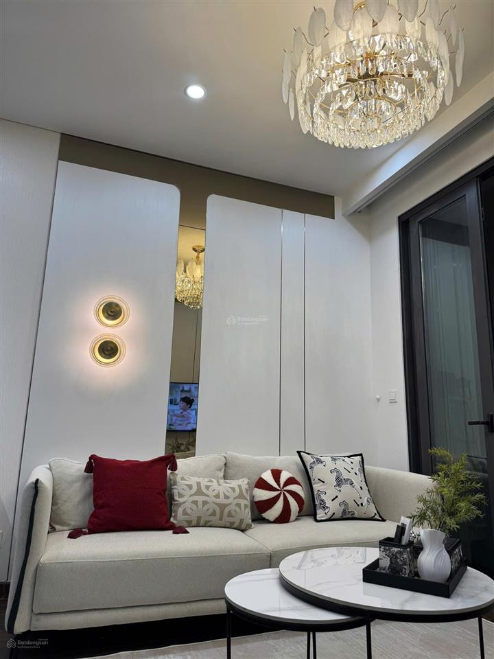 Giá tốt !căn 2 ngủ 64m2 khu gs chỉ 4tỷ ,full nội thất ( gỗ an cường) +điện tử , sẵn sổ .
