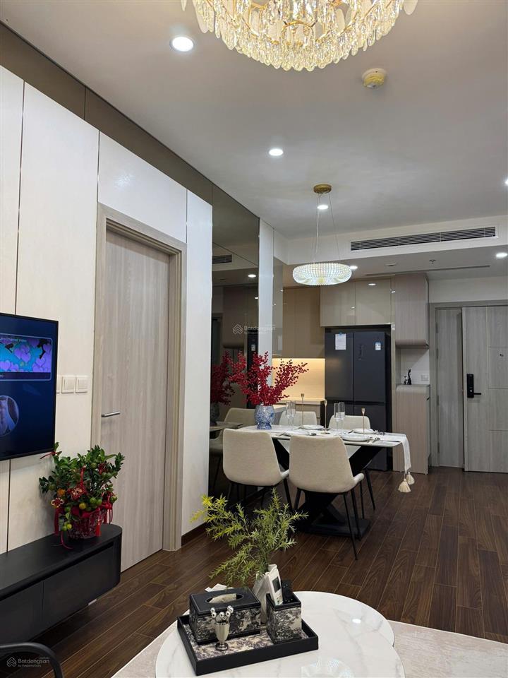 Giá tốt !căn 2 ngủ 64m2 khu gs chỉ 4tỷ ,full nội thất ( gỗ an cường) +điện tử , sẵn sổ .