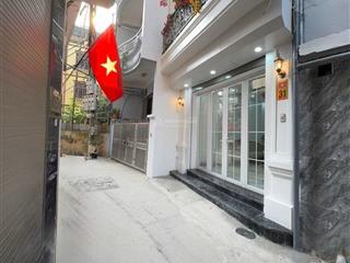 Cách hồ tây chỉ 50m đi bộ, diện tích 35m2, 7 tầng có thang máy, đường rộng giá 13,8 tỷ.