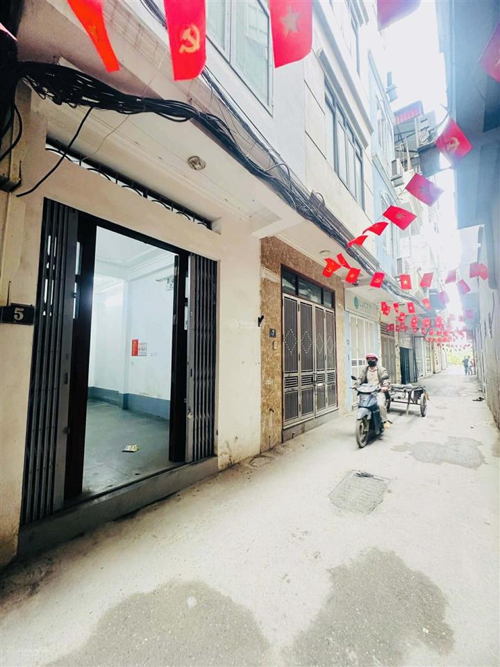 Bán nhà đông ngạc. dân xây 42m2. 3 tầng gần ô tô. trước nhà 2.5m không quy hoạch 6.9tỷ siêu hiếm