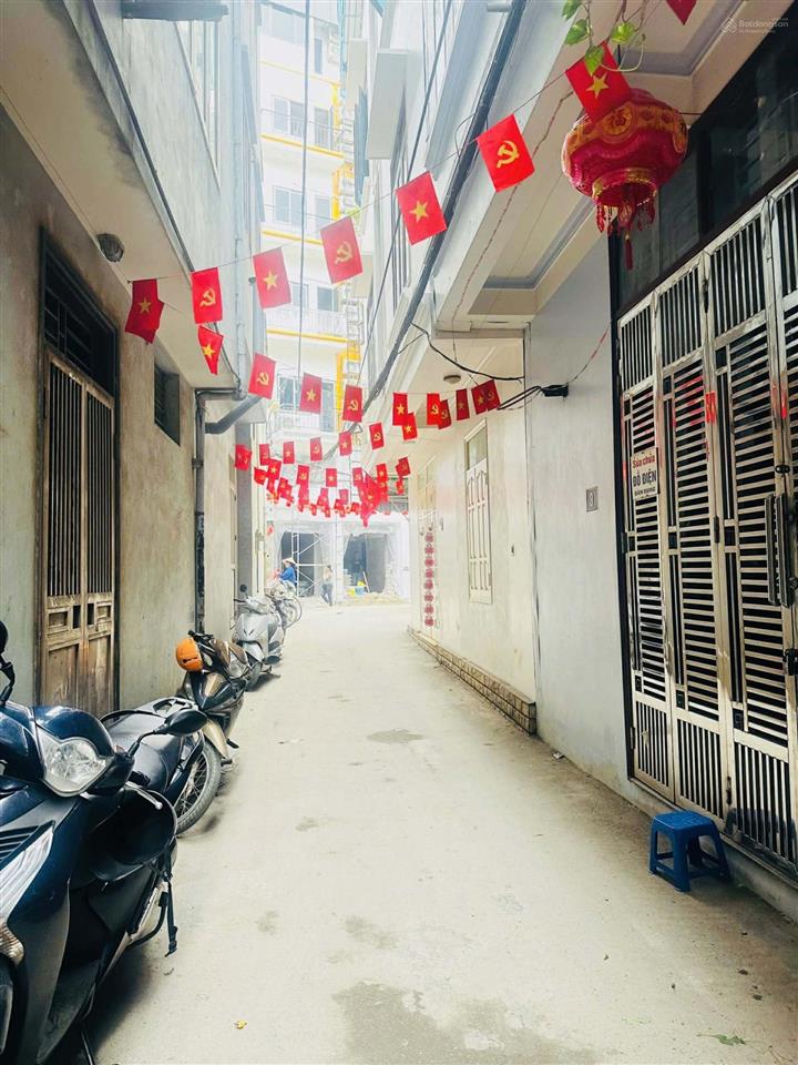 Bán nhà đông ngạc. dân xây 42m2. 3 tầng gần ô tô. trước nhà 2.5m không quy hoạch 6.9tỷ siêu hiếm