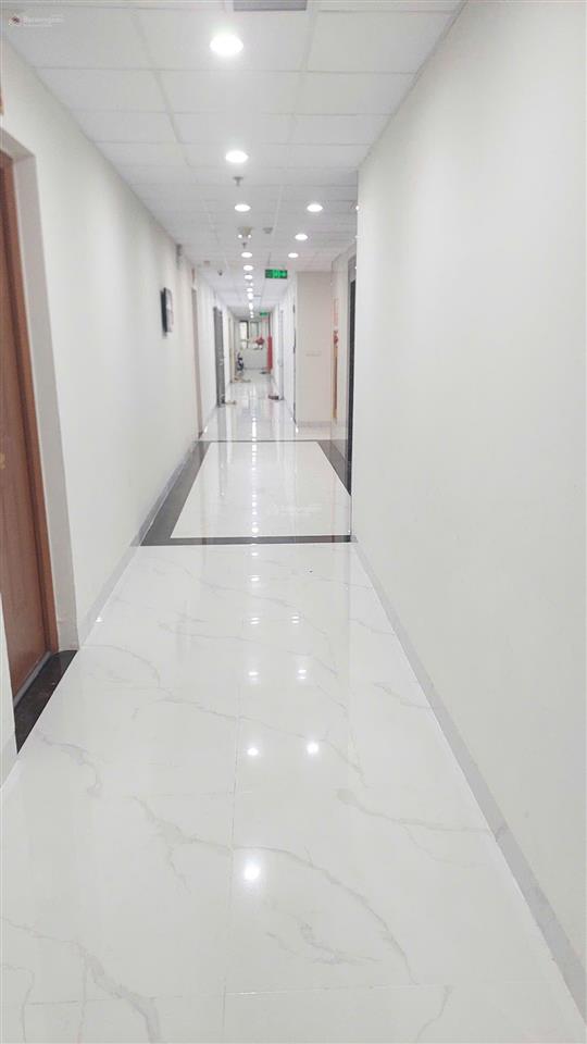 Chủ nhà bán căn góc. 70m², 2 ngủ, 2 wc, tầng trung đẹp. nội thất cơ bản. 4.58 tỷ, hướng nam mát