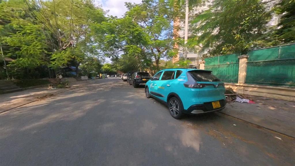 Bán lô góc 2 mặt tiền đối diện công viên tại đỗ xuân hợp,103,5m2 sát bên trường cao đẳng kỹ thương