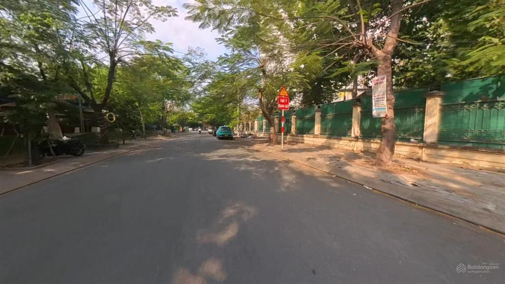 Bán lô góc 2 mặt tiền đối diện công viên tại đỗ xuân hợp,103,5m2 sát bên trường cao đẳng kỹ thương