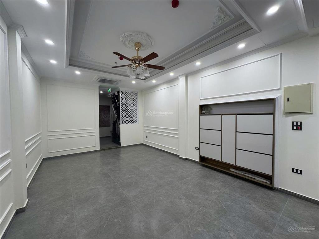 Bán nhà quần ngựa, liễu giai vỉa hè ô tô tránh, nhà đẹp ở luôn