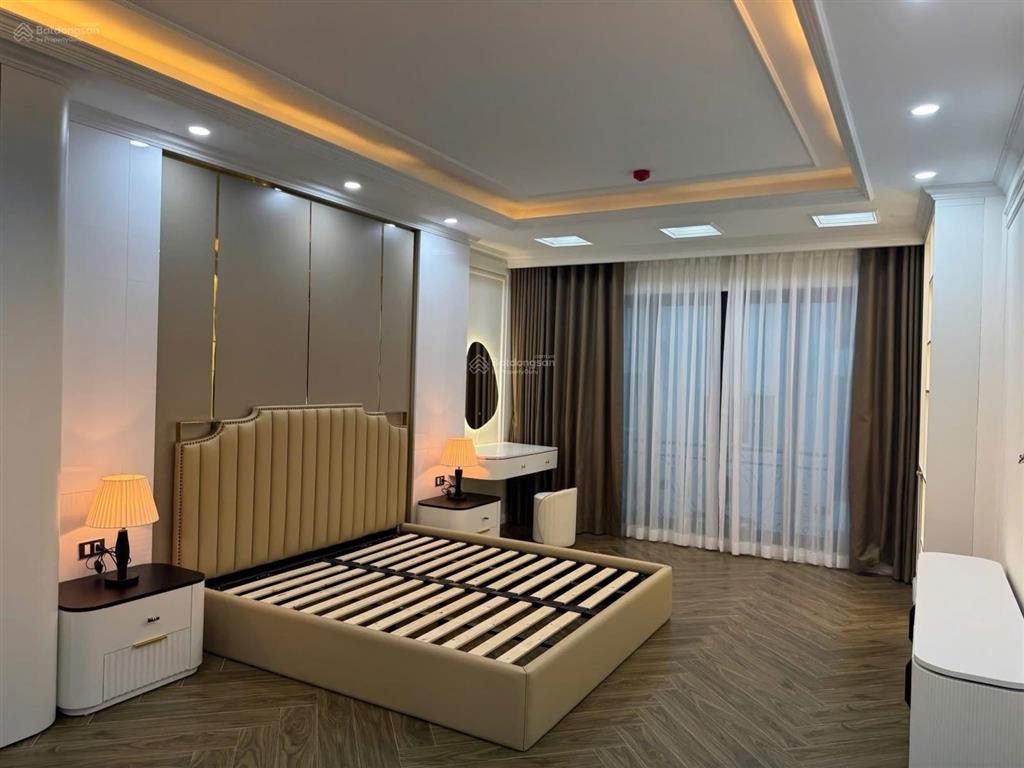 Bán nhà quần ngựa, liễu giai vỉa hè ô tô tránh, nhà đẹp ở luôn