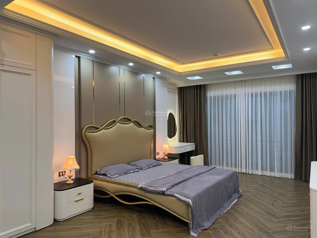 Bán nhà quần ngựa, liễu giai vỉa hè ô tô tránh, nhà đẹp ở luôn