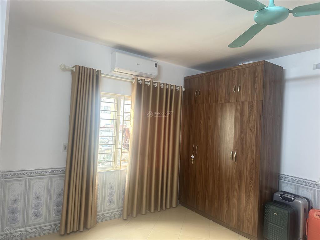 Chính chủ bán nhà thuỵ khuê 32m2 5 tầng , vtri đẹp gần hồ tây .