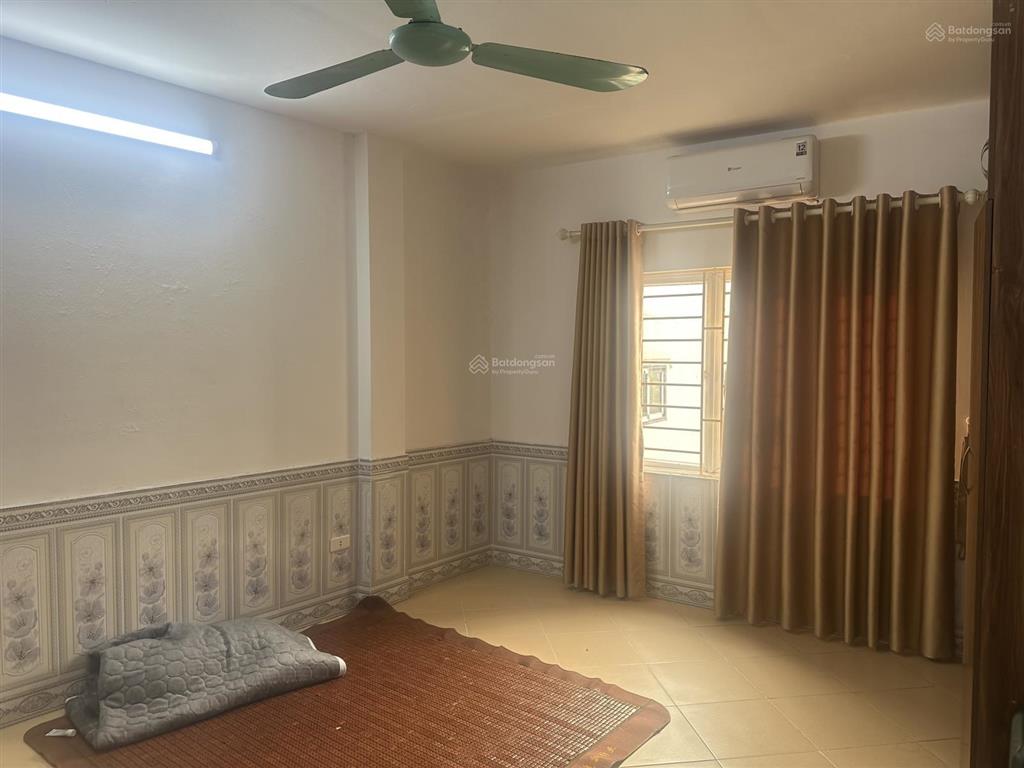 Chính chủ bán nhà thuỵ khuê 32m2 5 tầng , vtri đẹp gần hồ tây .