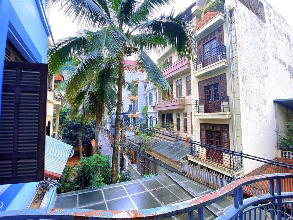 Lạc long quânlô góc  ô tô tránh kdoanh s= 100m2 mặt tiền 8,7m giá 31 tỷ ( có thương lượng)