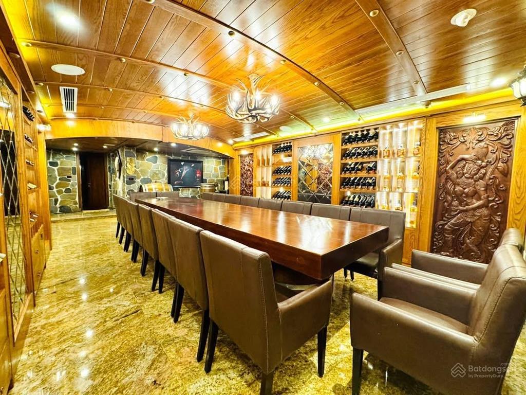 Siêu phẩm biệt thự vườn đào diện tích 236m2, mặt tiền 15m, giá 123 tỷ