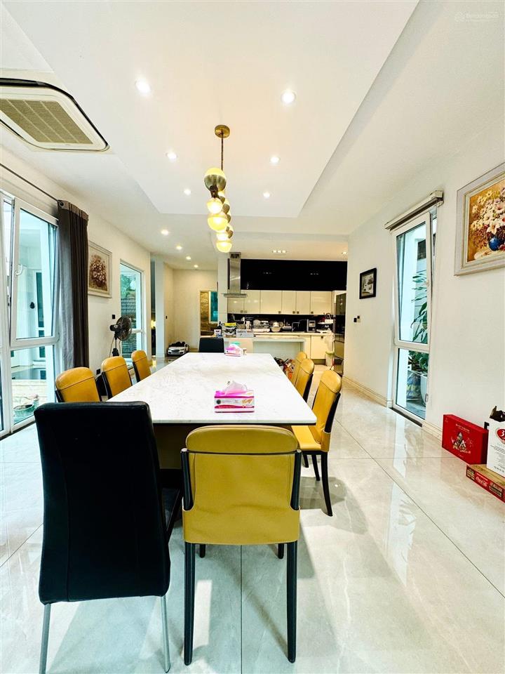 Siêu phẩm biệt thự vườn đào diện tích 236m2, mặt tiền 15m, giá 123 tỷ