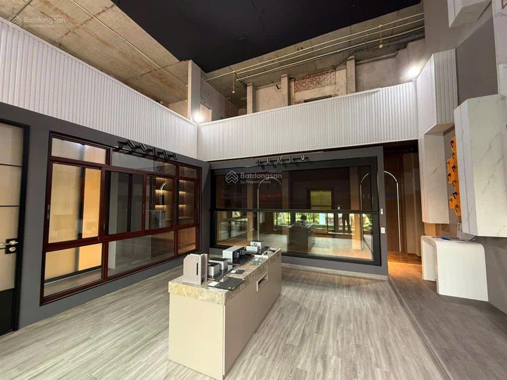 Siêu phẩm toà văn phòng  ô tô tránh  2 mặt ngõ  7 nổi  1 hầm . doanh thu 2,5tỷ