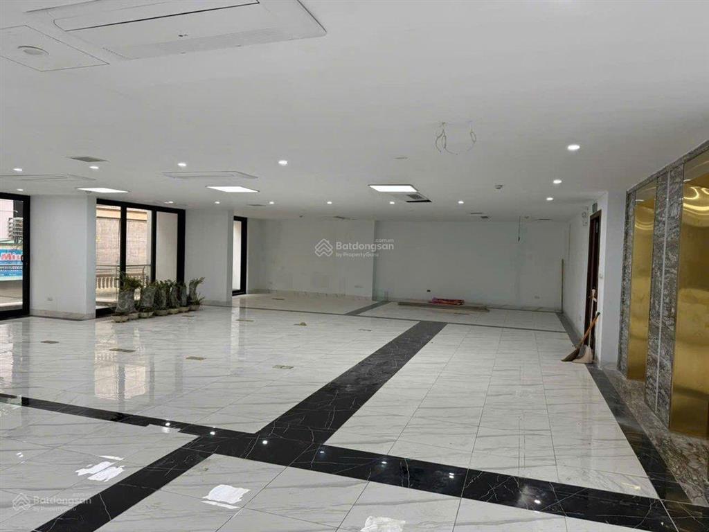 Siêu phẩm toà văn phòng  ô tô tránh  2 mặt ngõ  7 nổi  1 hầm . doanh thu 2,5tỷ