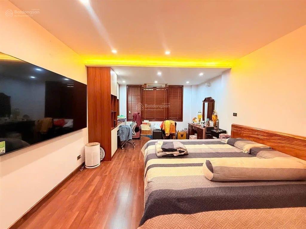 Bán nhà quần ngựa, liễu giai vỉa hè ô tô tránh, nhà đẹp ở luôn
