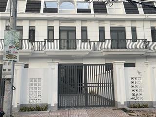 Bán nhà liền kề trong kdc hoàng hảo  tp.vĩnh long  sat bệnh viện đa khoa  shr