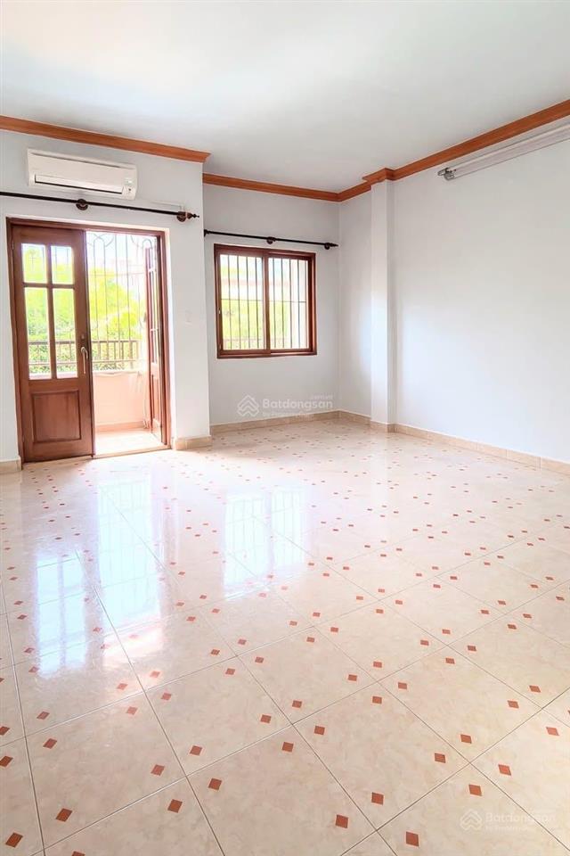 Hồng bàng  quận 11  2 tầng  2 mặt hẻm  4pn  giá 7.x tỷ tl