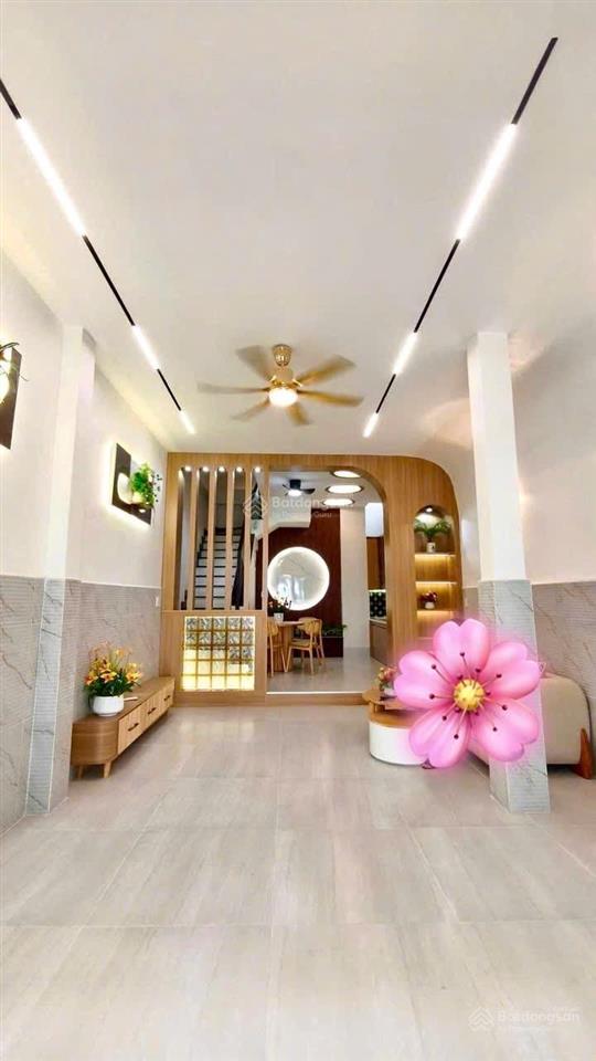 Lãnh binh thăng  quận 11  hẻm 8m  4.3 x 11  4 tầng  giá 8.x tỷ tl