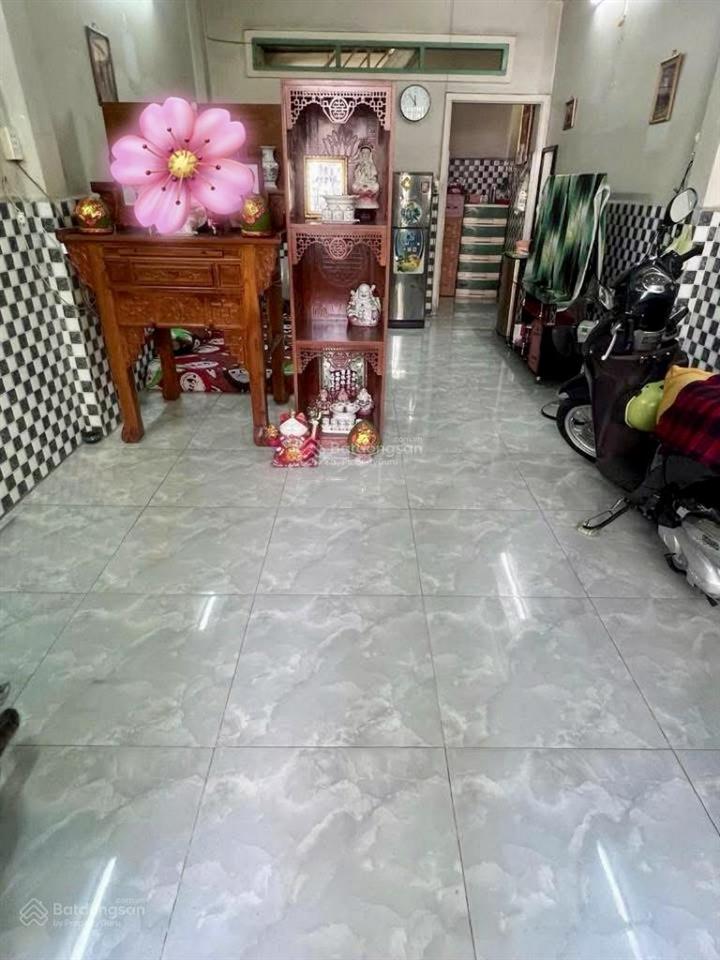 Lạc long quân  quận 11  3.5 x 11  2 tầng  hẻm 4m  giá 5.2 tỷ tl
