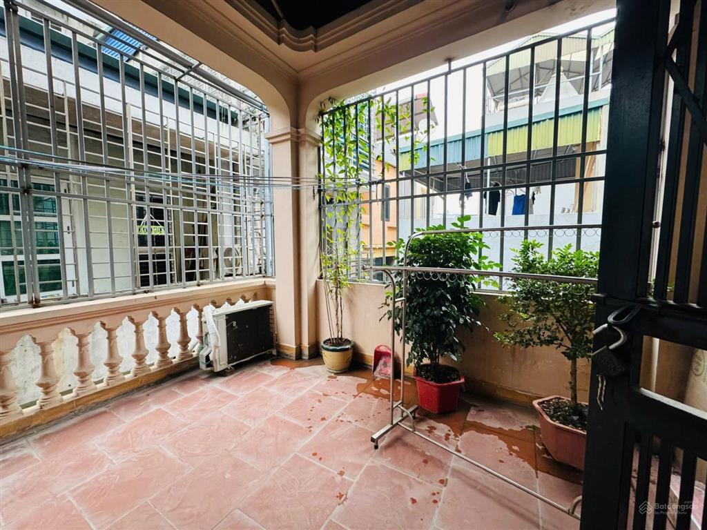 Bán nhà riêng tại ngõ 205, xuân đỉnh. dt 33m2, hàng hiếm tại khu ngoại giao đoàn.