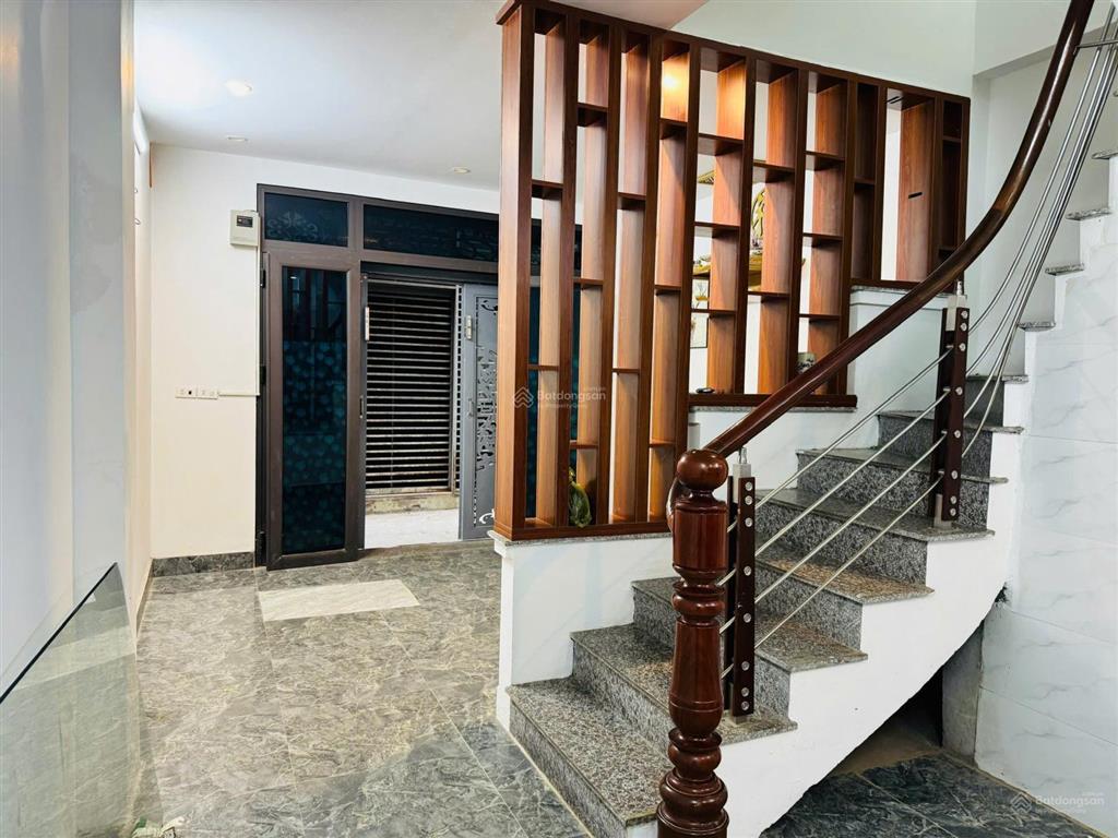 Bán nhà riêng tại ngõ 205, xuân đỉnh. dt 33m2, hàng hiếm tại khu ngoại giao đoàn.
