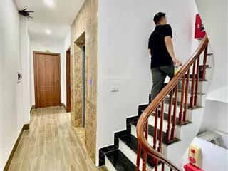 Bán toà chdv 110m2x9t thang máy, 26 căn hộ full nội thất. ngõ oto. phố yên lãng. đống đa. giá 35tỷ.