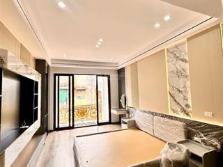 Bán nhà 42m2x5t, mt 3,8m. thang máy phố hào nam, ngõ thông, kinh doanh. quận đống đa. giá 11,2 tỷ.