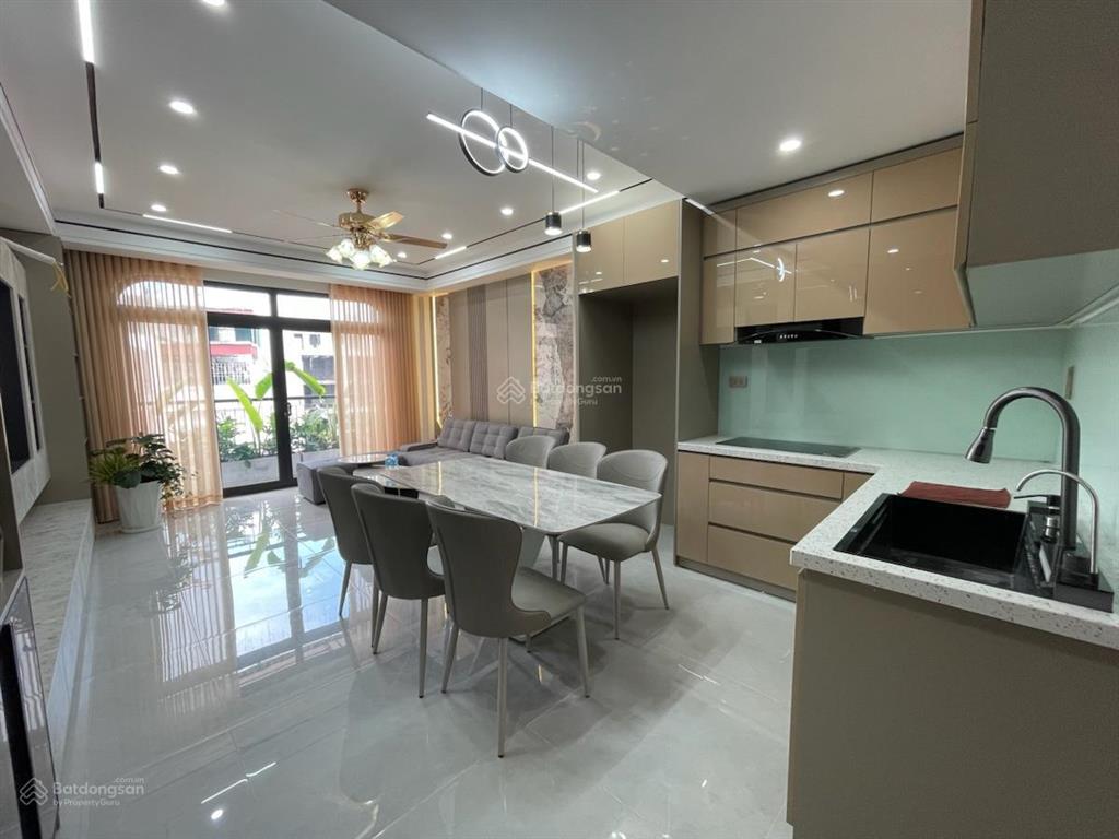Bán nhà 5 tầng thang máy phố chùa bộc, 45m2, gần phố, kinh doanh online, full nội thất. q.đống đa.