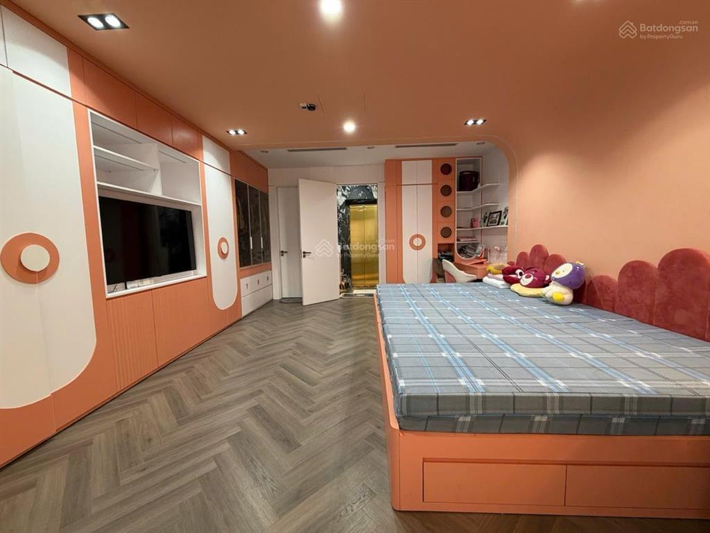 Bán nhà 50m2x6 tầng thang máy, phố láng hạ, phân lô, oto qua. quận đống đa. giá 21,5 tỷ. sổ vuông.