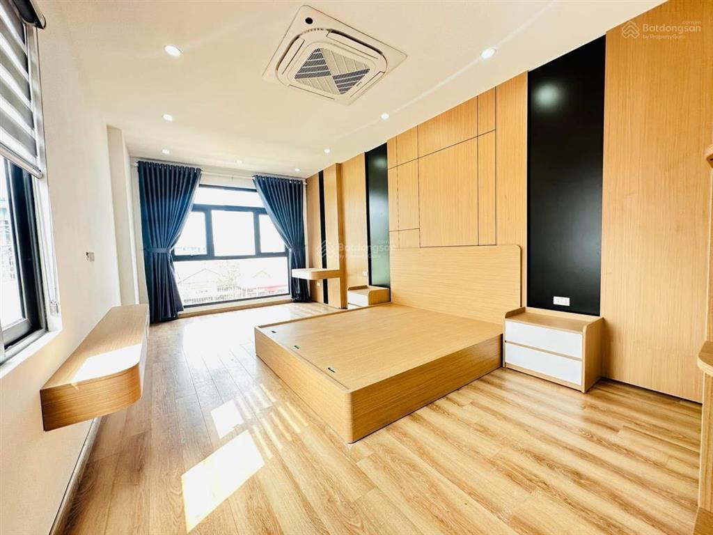 Bán nhà mặt phố nguyễn hy quang, đống đa. 70m2x5t. vỉa hè. đang cho thuê kinh doanh spa. giá 38tỷ