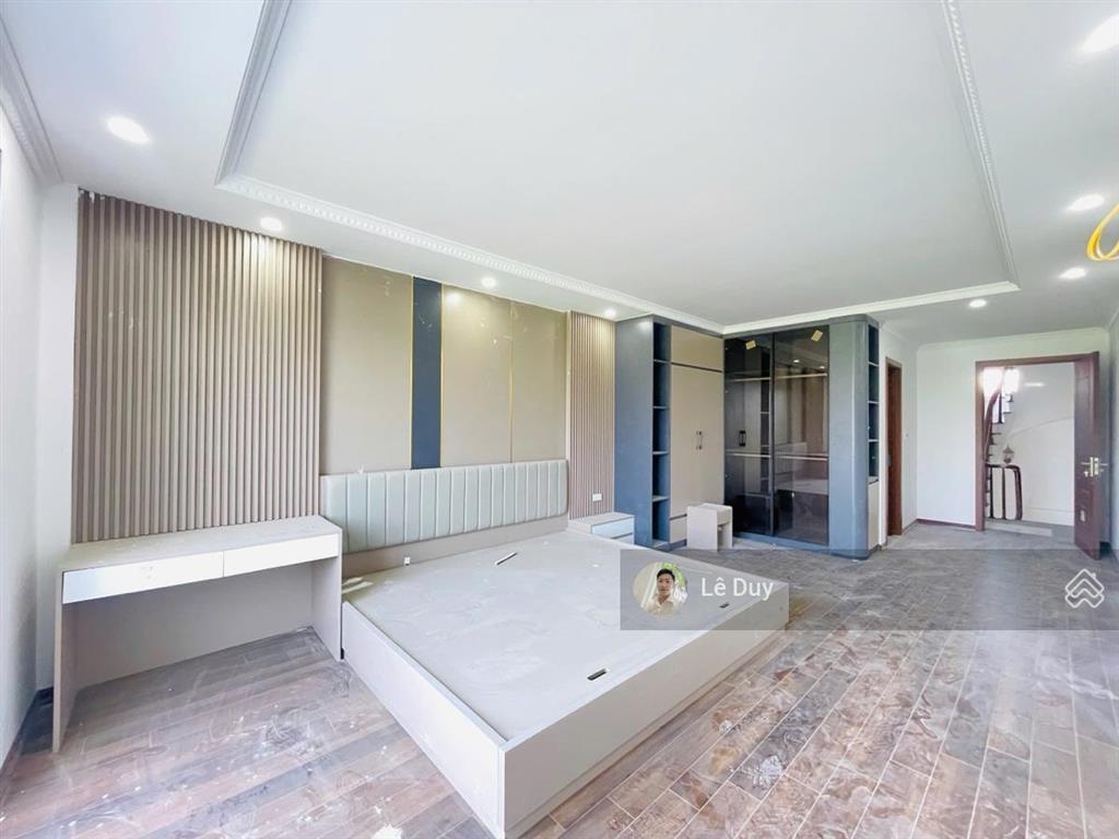 Siêu phẩm  hào nam, 40m2x5t thang máy, ngõ thông kinh doanh, gần phố. giá 11,2 tỷ. quận đống đa.