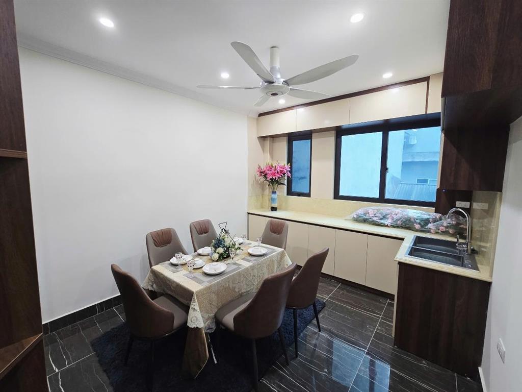 Bán nhà phố yên lãng,58m2x6t thang máy, ngõ thông,10m ra oto tránh, kinh doanh. q.đống đa. giá 20tỷ