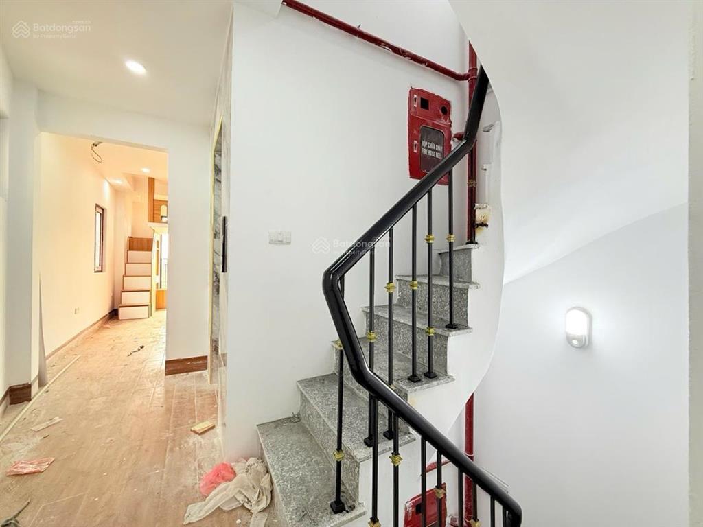 Bán toà ccmn phố yên lãng 58m2x5t thang máy. ngõ thông. 9p full nội thất. d/thu 45tr/tháng. đống đa