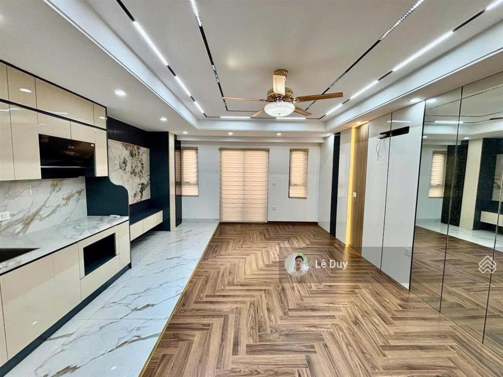Bán nhà trung kính, cầu giấy, 48m2, 6 tầng thang máy, gần phố, kinh doanh, full nội thất. giá 15 tỷ