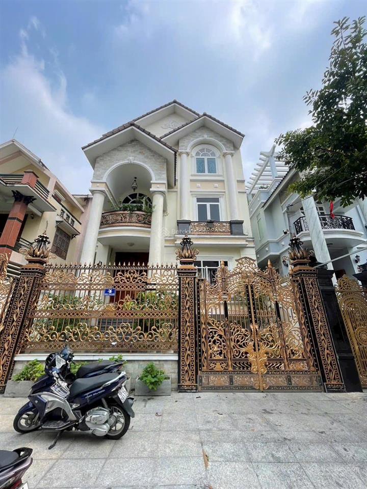 Tên lửa  bán biệt thự 200m2 full nội thất  10x20m  có hầm  33 tỷ