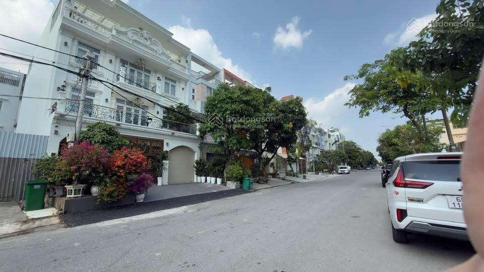 Bán đất mt đường số 13, khu tên lửa gần aeon, 5 x 20m, giá 14.2 tỷ thương lượng