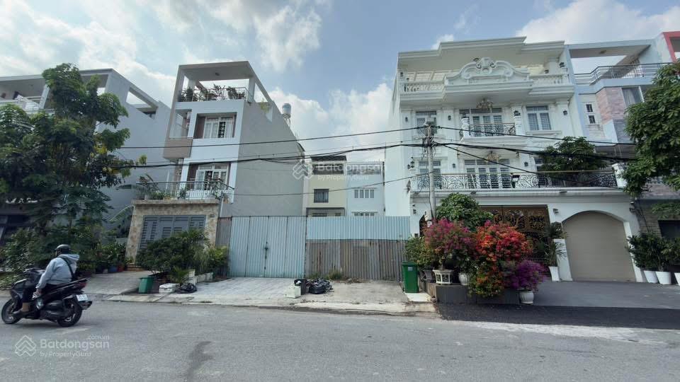 Bán đất mt đường số 13, khu tên lửa gần aeon, 5 x 20m, giá 14.2 tỷ thương lượng