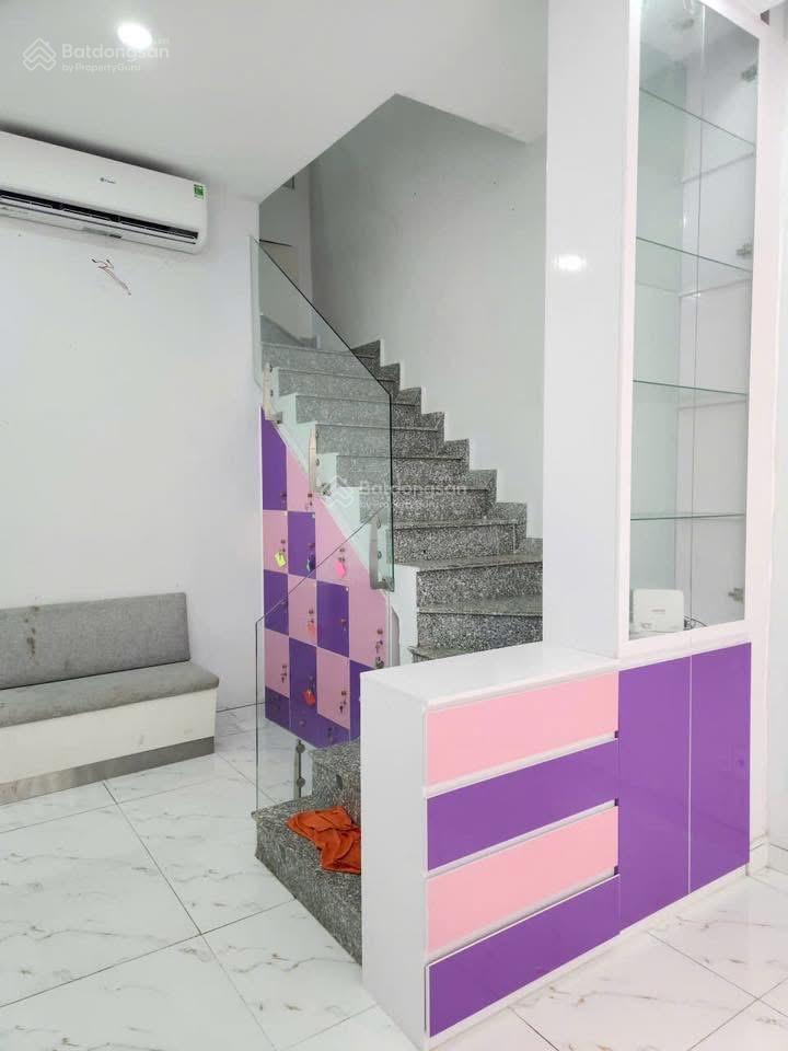 Bán nhà mt đường vương văn huống. khu tên lửa 4x19m, 1 trệt 1 lầu giá 8.2tỷ thương lượng chính chủ