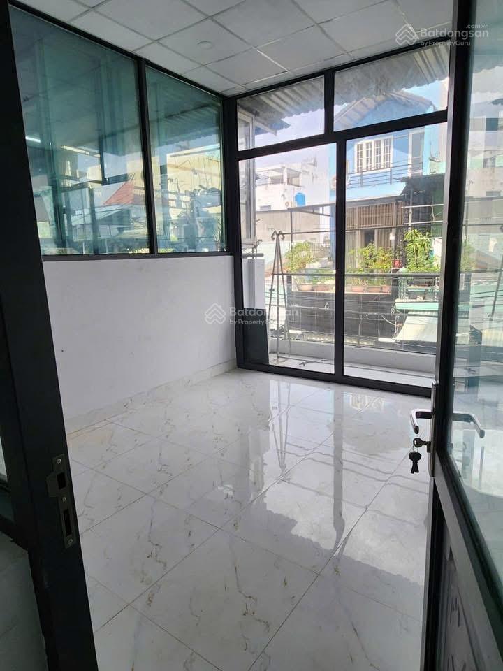 Bán nhà mt đường vương văn huống. khu tên lửa 4x19m, 1 trệt 1 lầu giá 8.2tỷ thương lượng chính chủ