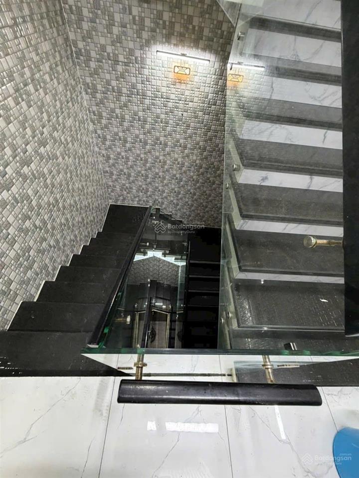 Bán cặp nhà mt đường số 13 khu ao sen  khu tên lửa, 10x20m, 3,5 tấm giá 33 tỷ thương lượng giá tốt