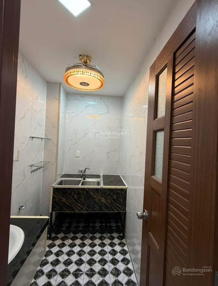 Bán cặp nhà mt đường số 13 khu ao sen  khu tên lửa, 10x20m, 3,5 tấm giá 33 tỷ thương lượng giá tốt